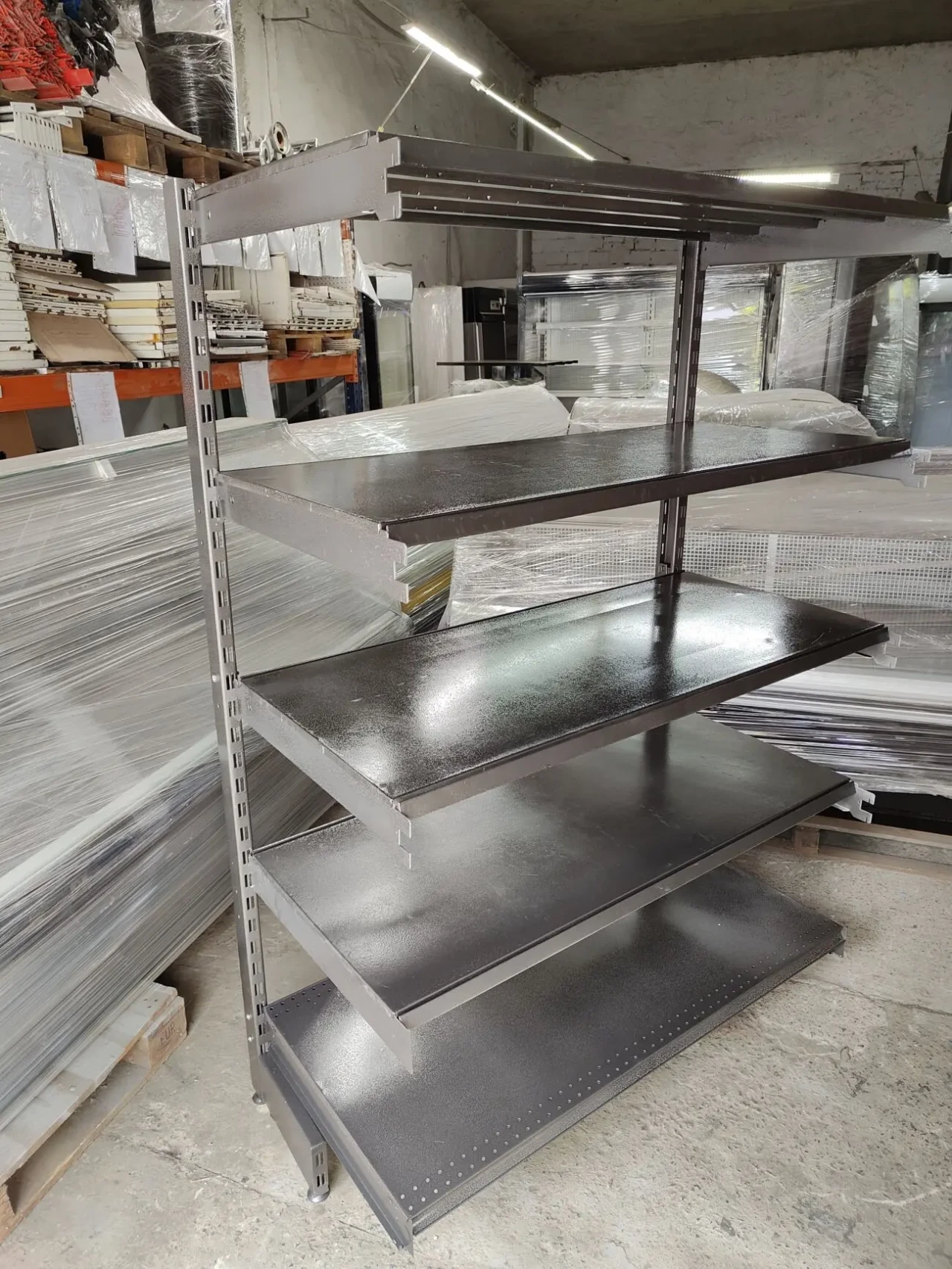 Торгові стелажі пристінні односторонні