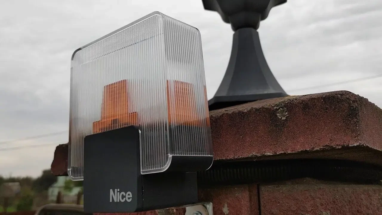 Nice ELAC сигнальна лампа автоматичних воріт і шлагбаумів 5