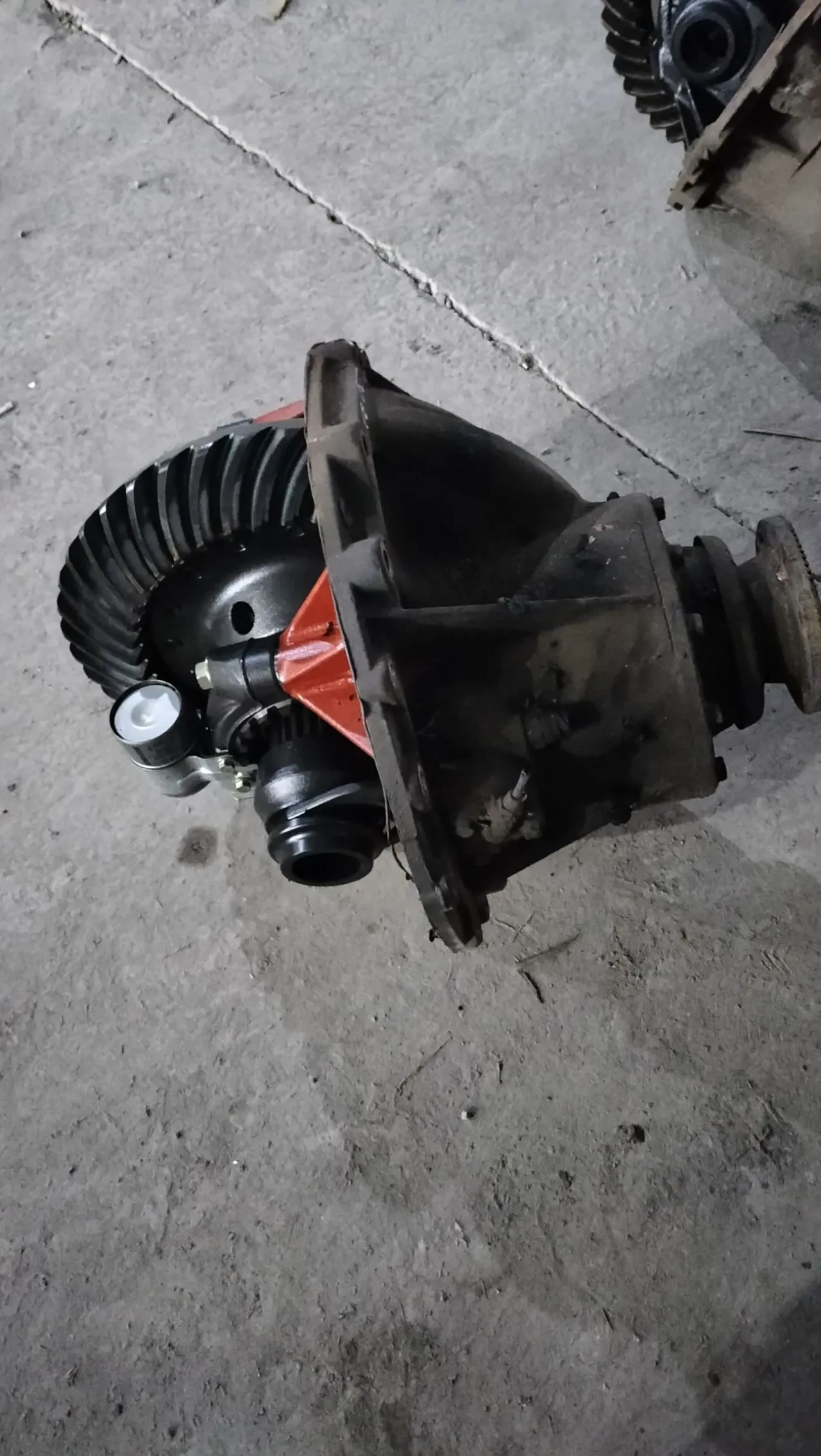 Диференціал редуктор та запчастини до тягача DAF.MAN 3