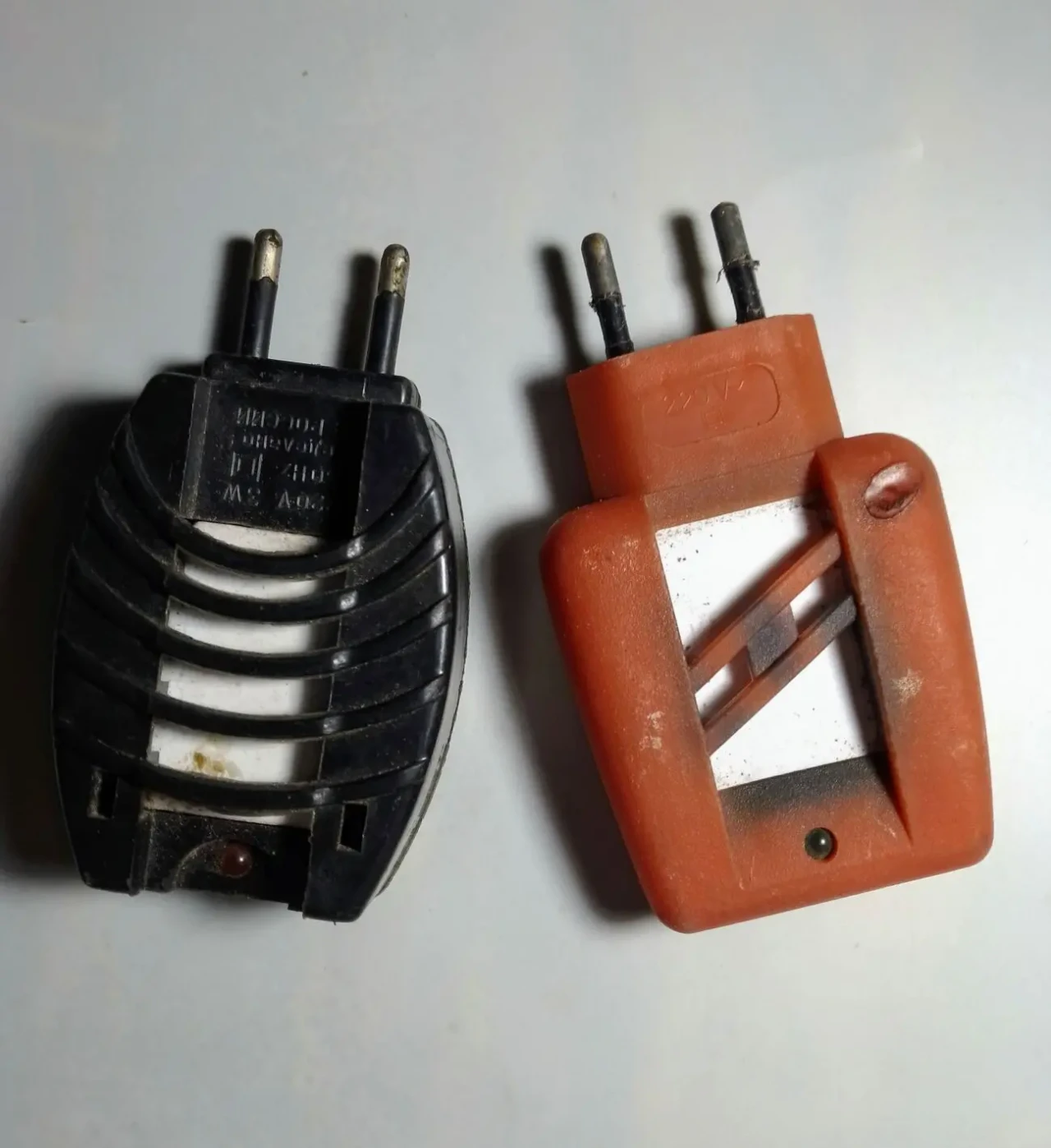 Фумигатор под пластины от насекомых, 2 вида, торг 6