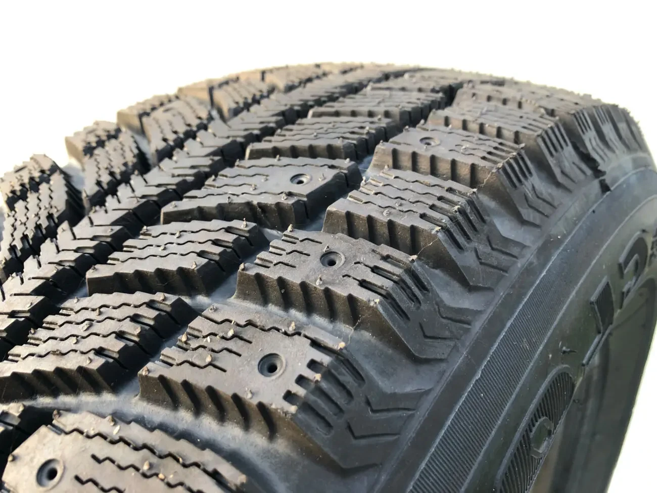 Шини зимові 205/60 R16 92H резина зимня DOMIN NHK Poland 3