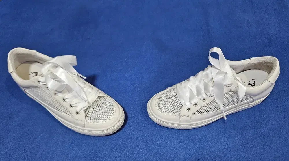 Нові якісні жіночі кросівки 3