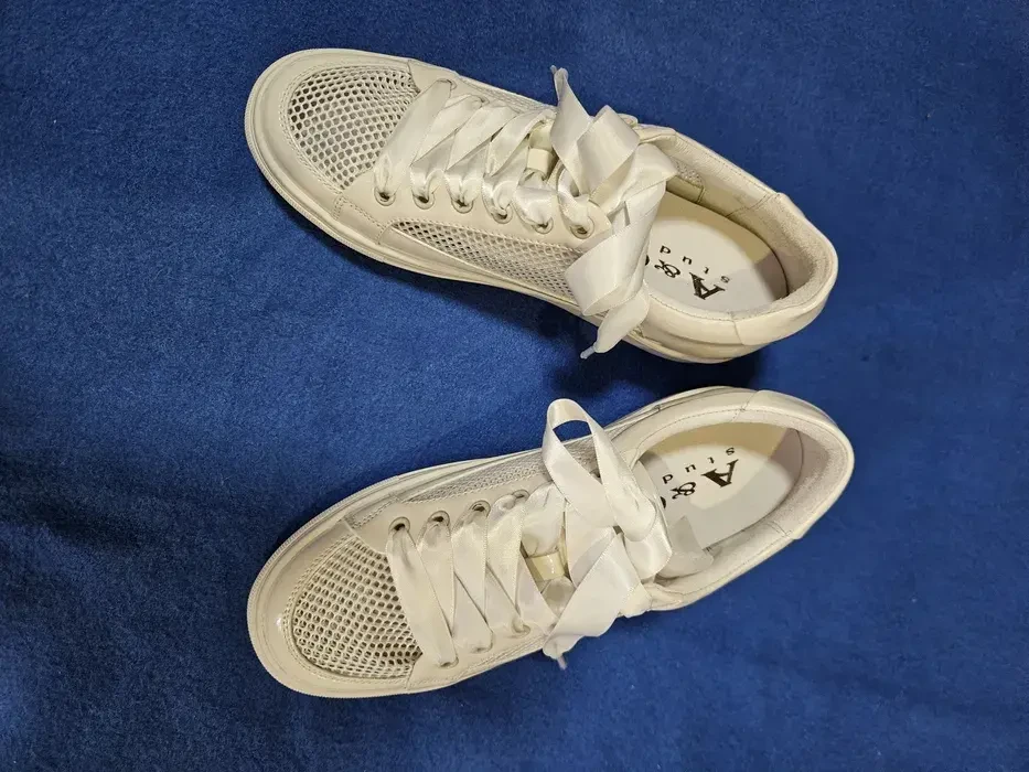 Нові якісні жіночі кросівки 6