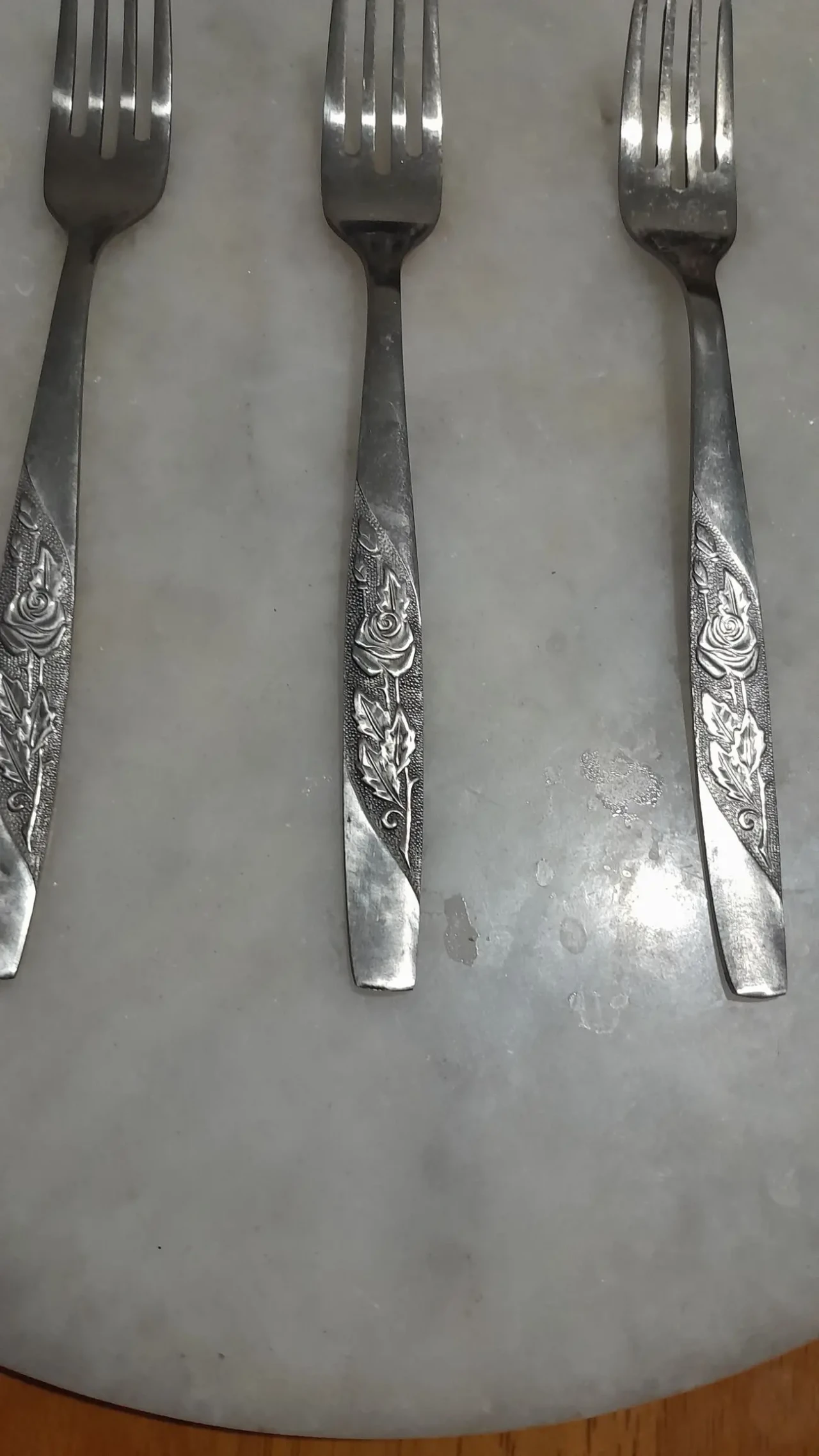 Красивая вилка из нержавейки с розочкой. Новая. Ретро