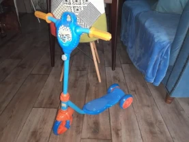 Продам дитячий самокат Hot Wheels