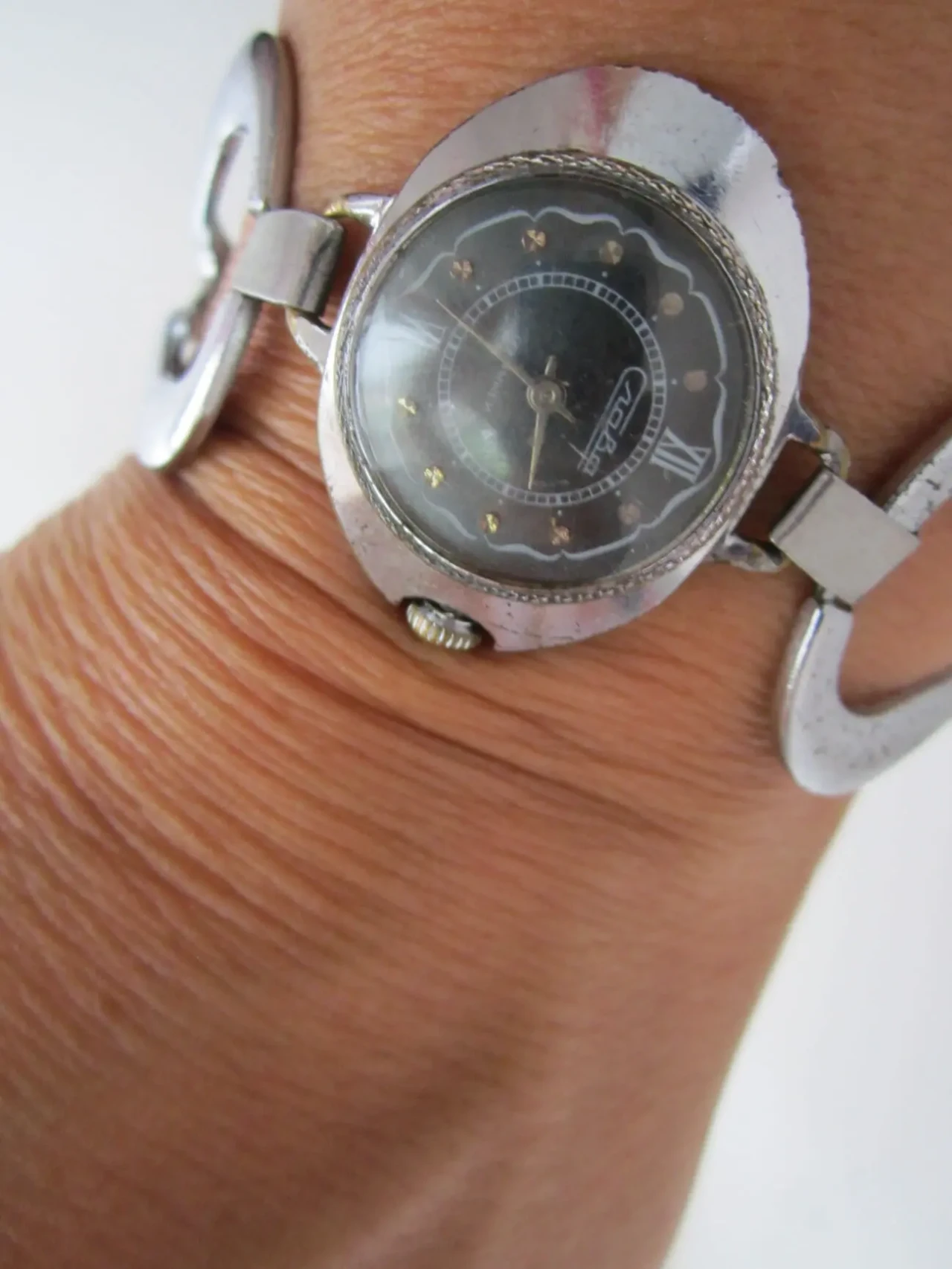 Часы женские Слава СССР. На ходу 4 8