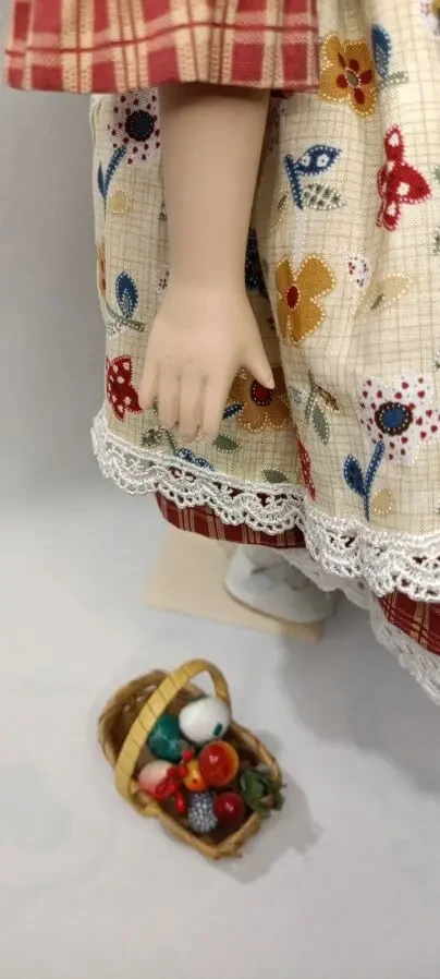 Колекційна вінтажна порцелянова лялька 5