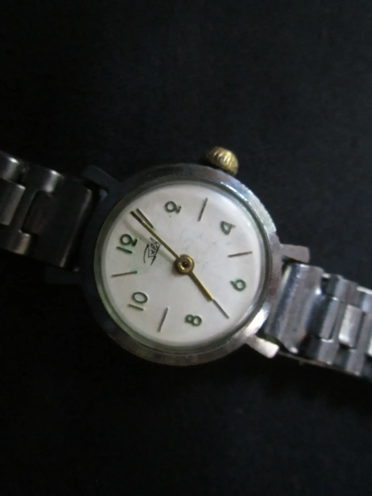 Часы женские ЗАРЯ СССР 12 9