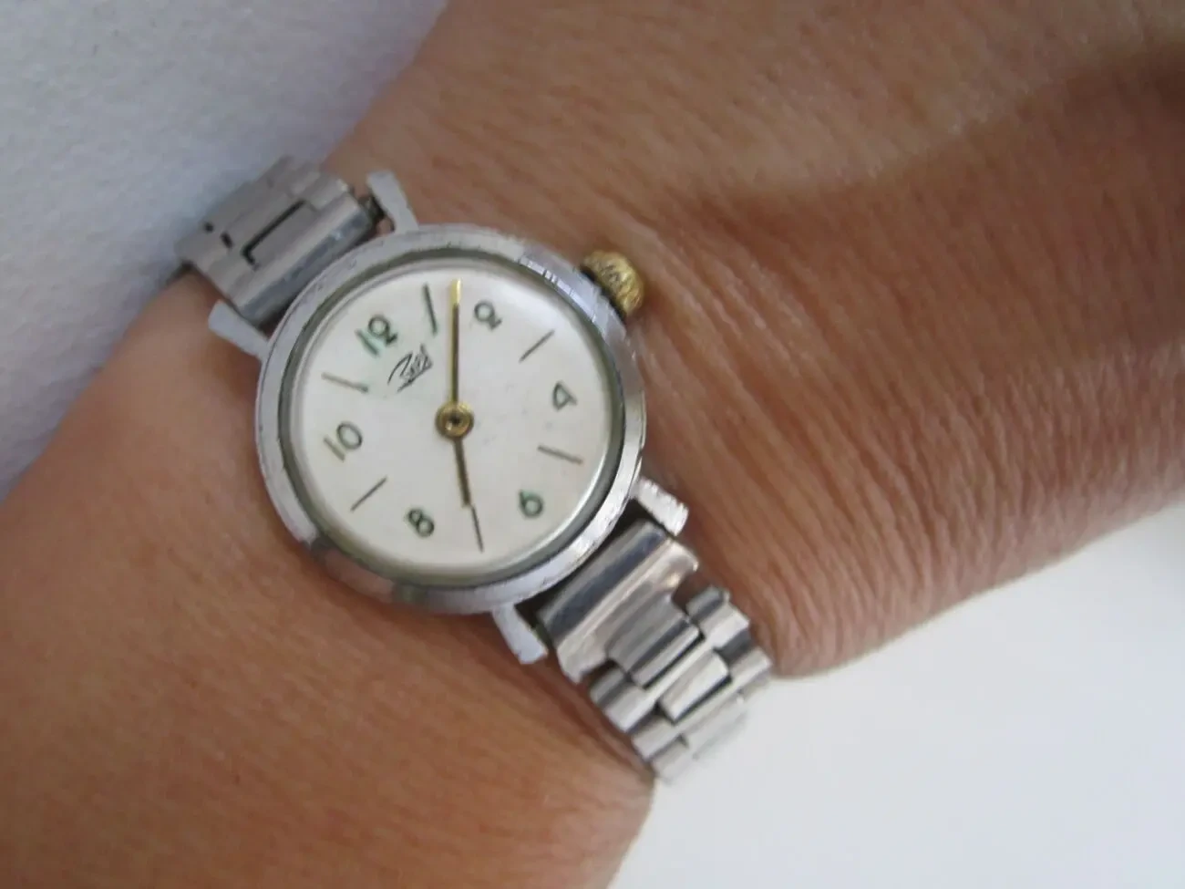 Часы женские ЗАРЯ СССР 12 7