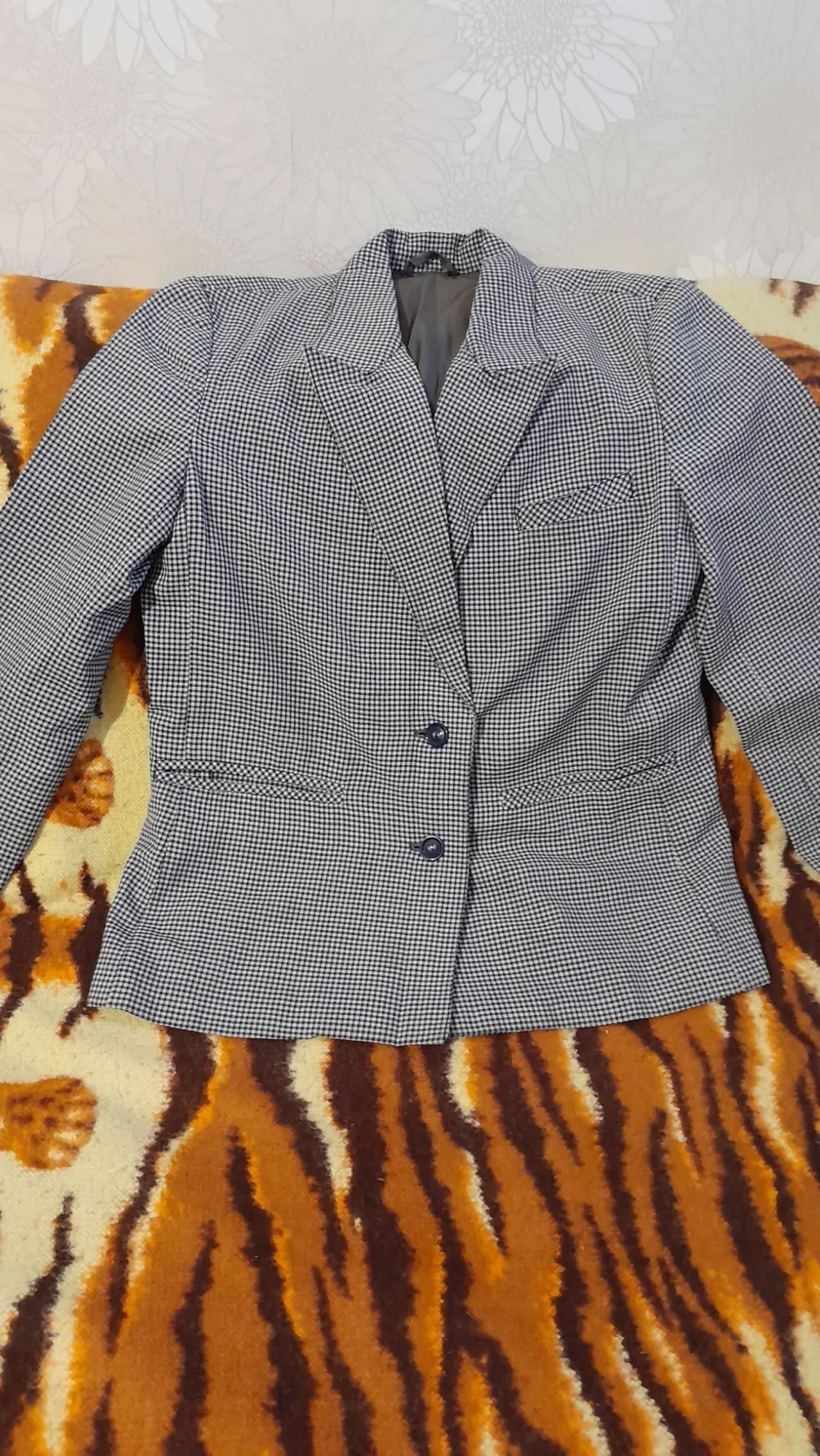 Классический пиджак в синюю клетку на подкладке.Польша