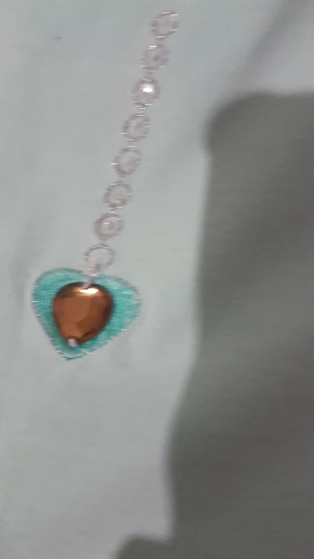 Красивая зелёная футболка с камнями. L. 4