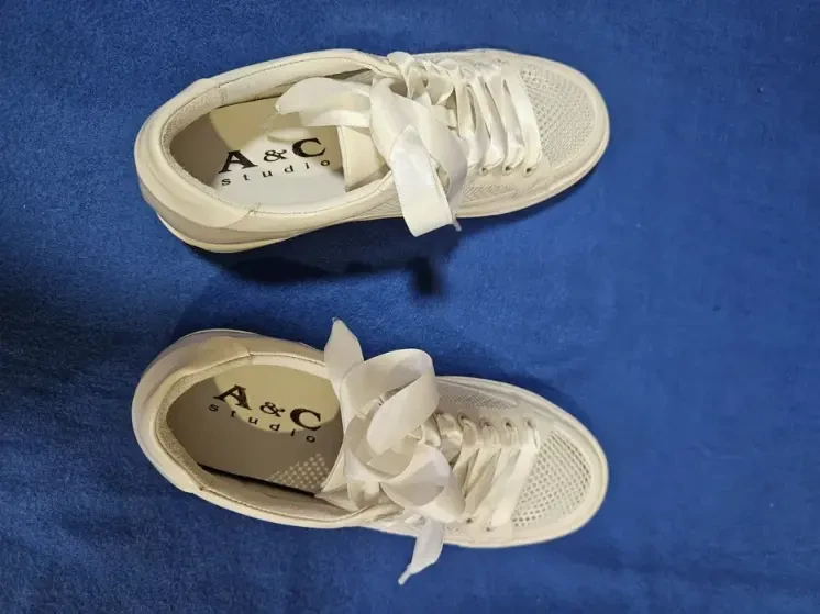 Нові якісні жіночі кросівки 5