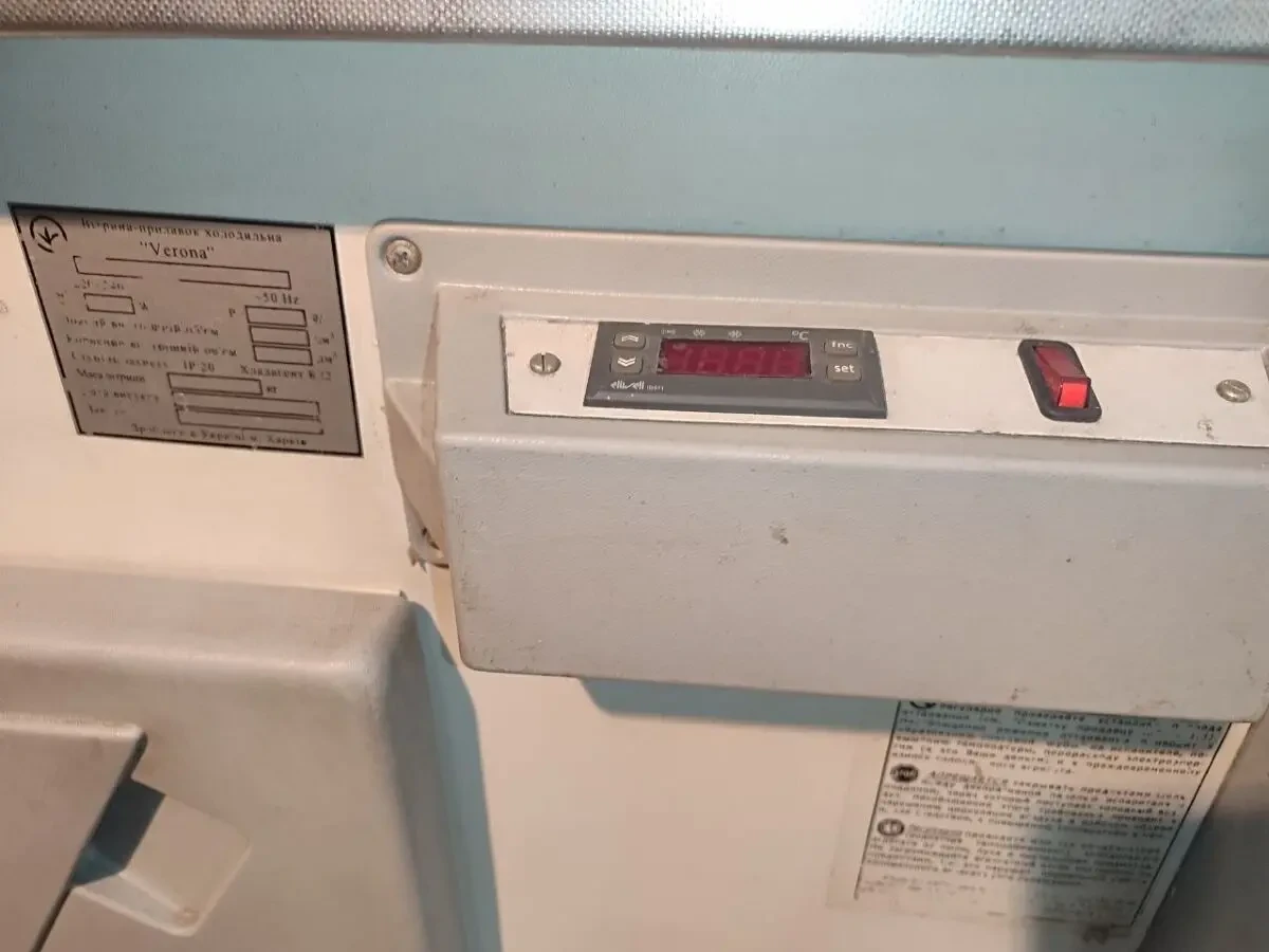 Гастрономічна холодильна вітрина 7