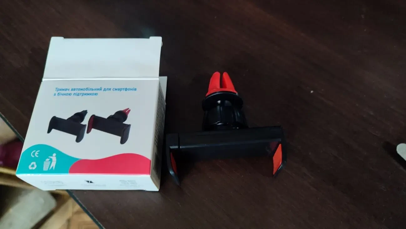 Тримач гаджетів автомобільний 3