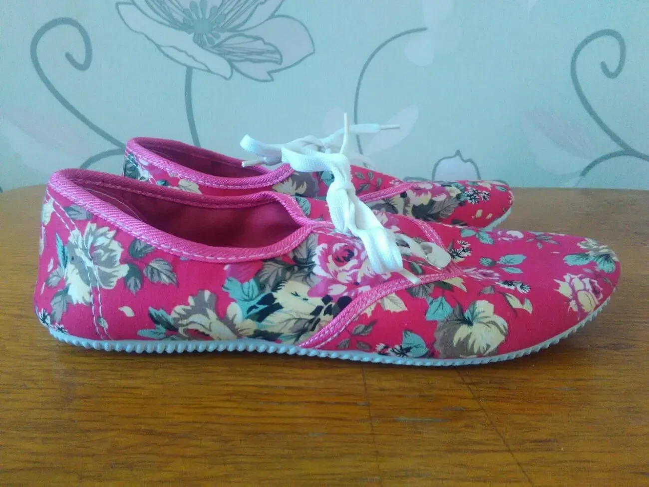 Новые женские кеды-3 dvd диска с записями фильмов в подарок. 7