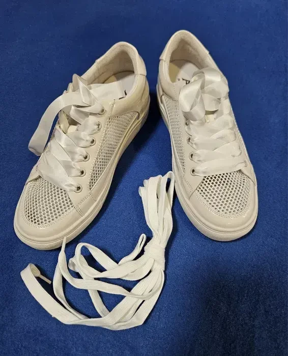 Нові якісні жіночі кросівки 6