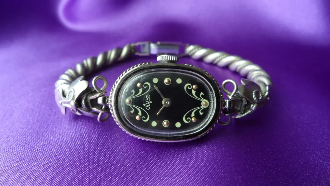 МЕЛЬХИОР, корпус  браслет на часах ЛУЧ-1801, сделано в СССР 80-х. мех 3