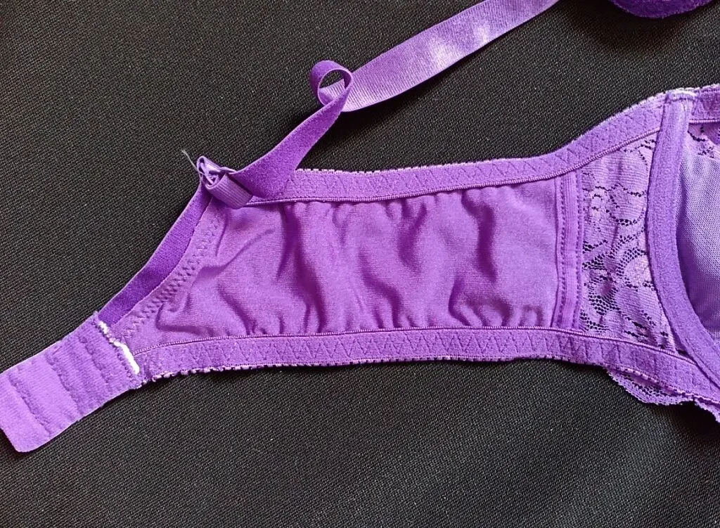 Красивый бюстгальтер мягкий на косточках фиолетовый 10