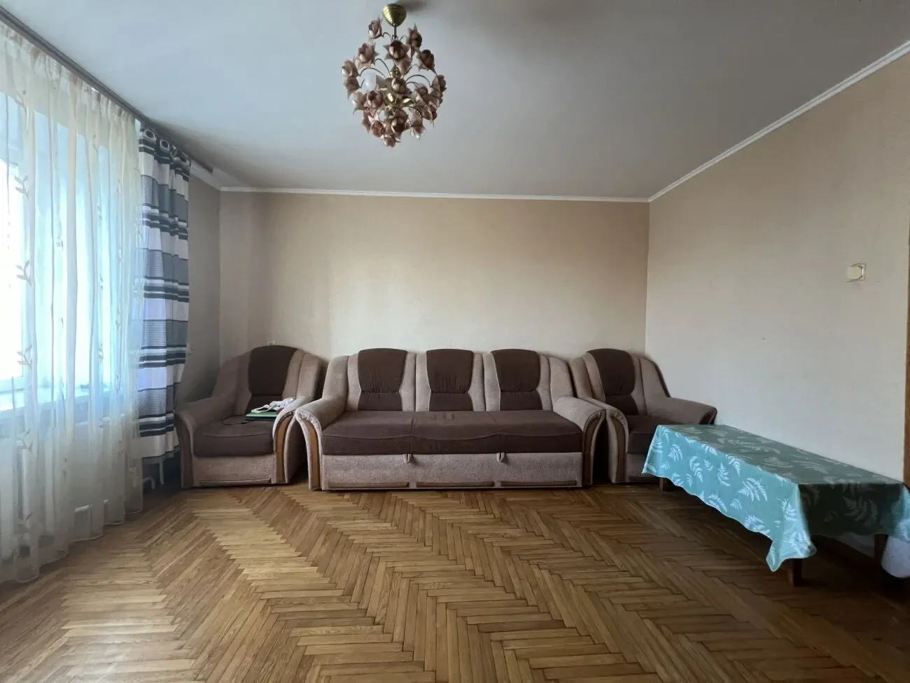 Здам 1 кімнату в 3-кімнатній 4