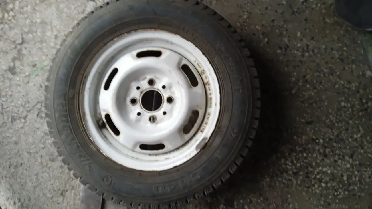 Продам  колеса на Ваз 6