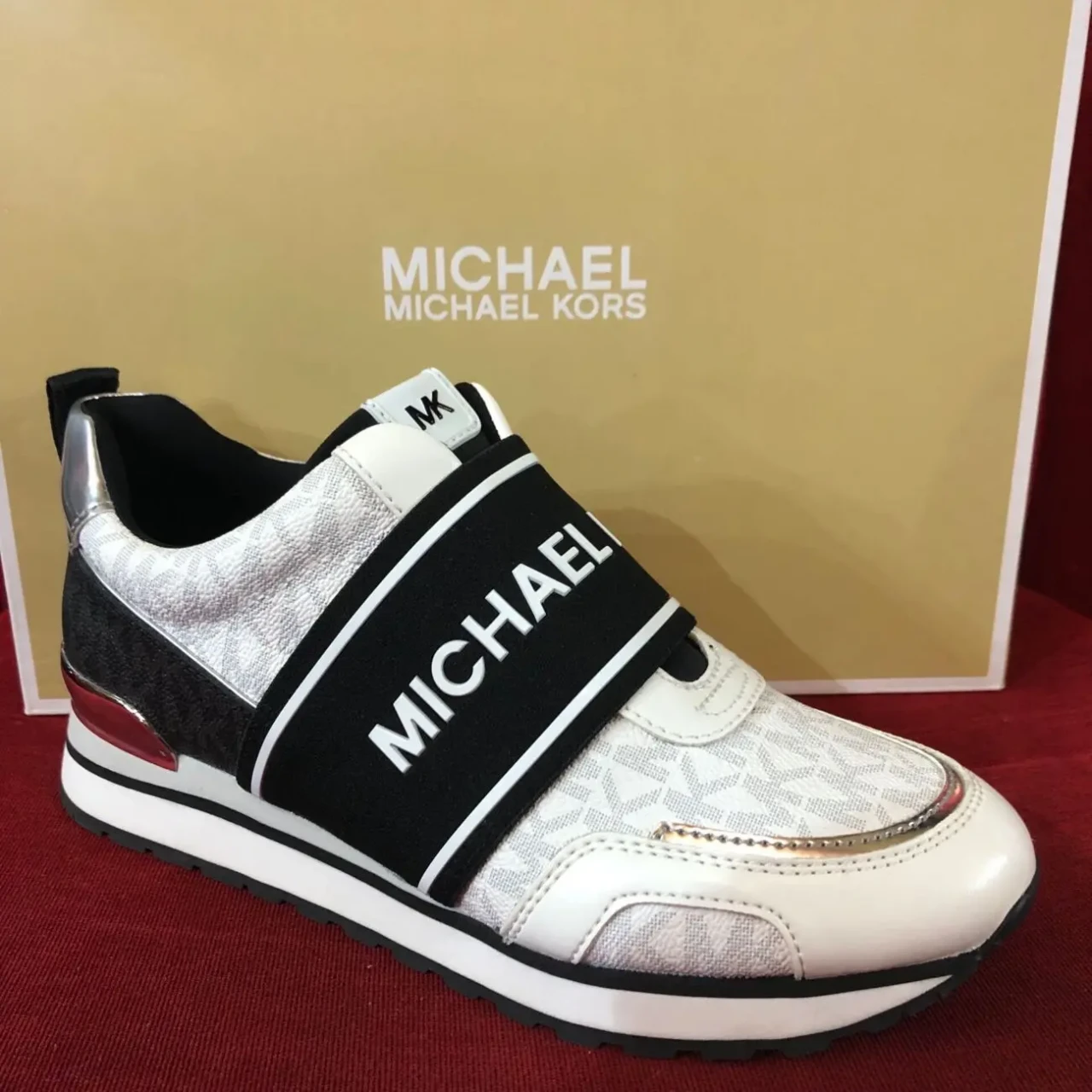 Кросівки жіночі Michael Kors 2