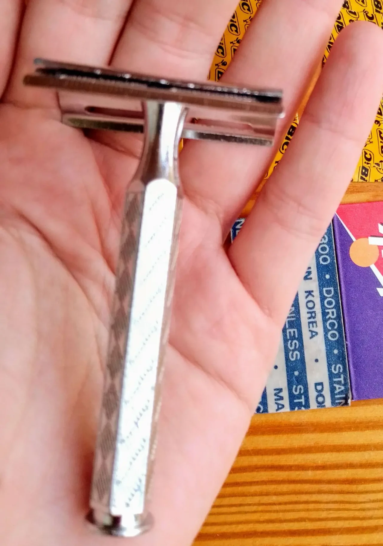 Станок для бритья под лезвия разборной юма, спутник бик рапира дорко 2