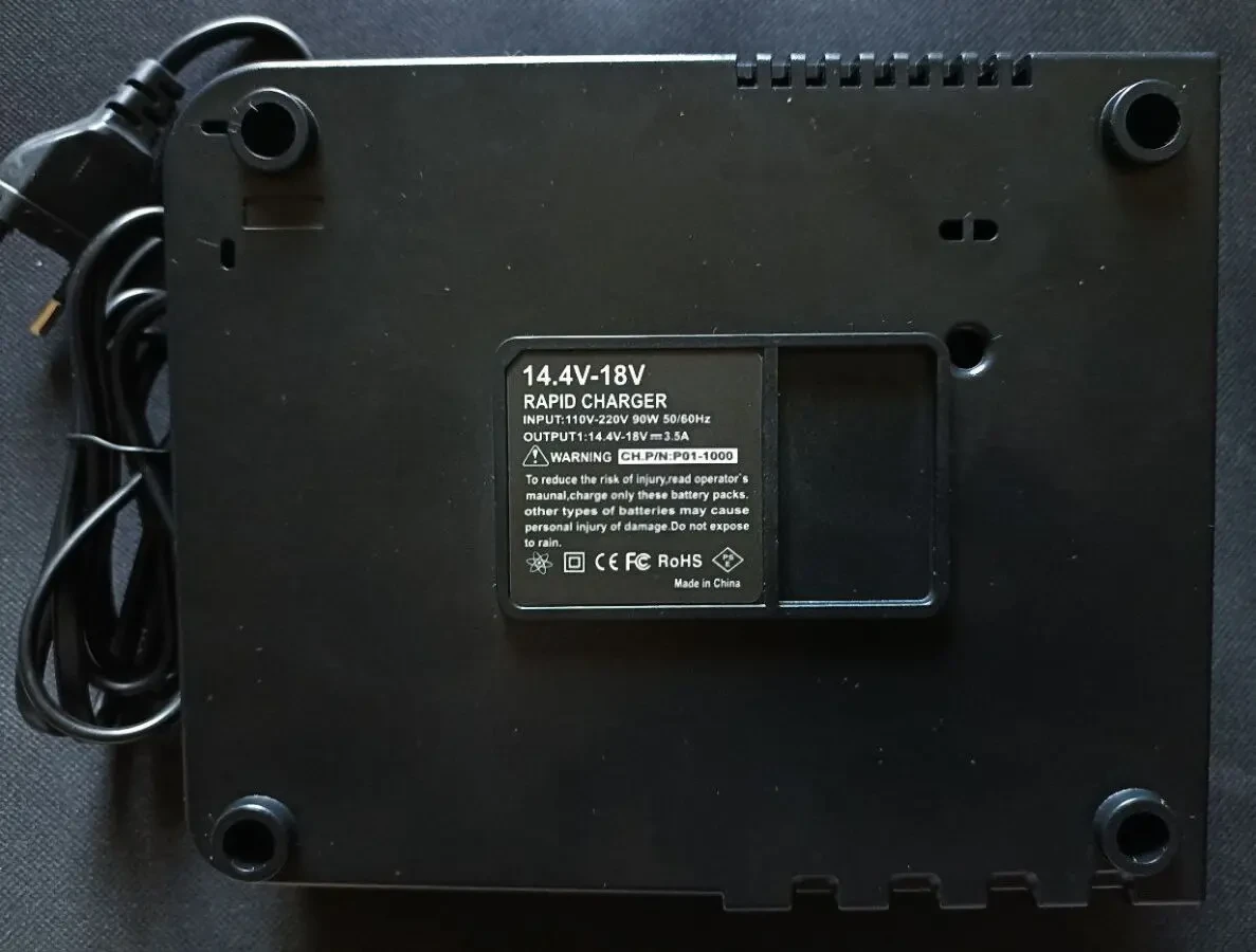 Продам зарядное устройство DC18RC 2