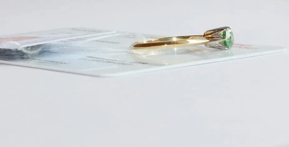 Золотое кольцо Infinity с зеленым бриллиантом 0, 51 карат. Эксклюзив 6