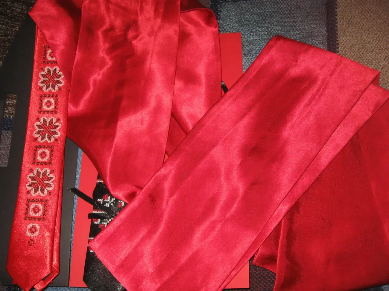 Краватки вишиті, комплект, бонус в додаток 6