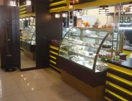 холодильна вітрина кондитерська