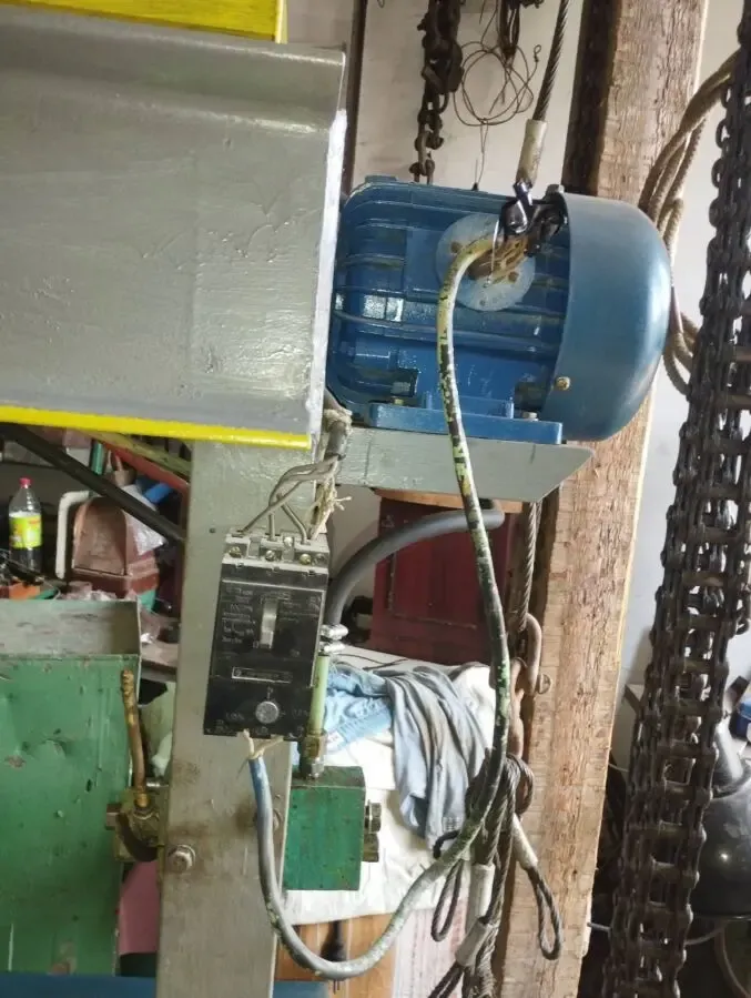 Прес Окс 1671 гідровлічний рамний  зусилля 40 тон , 6