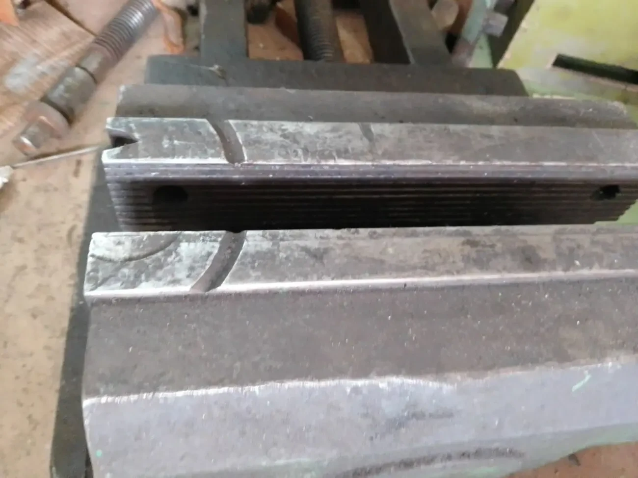 Лещата станочні поворотні губки 320 мм 4