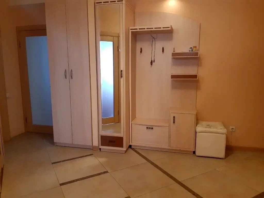 Продам 3-х комнатную квартиру с ремонтом. Центр. 5