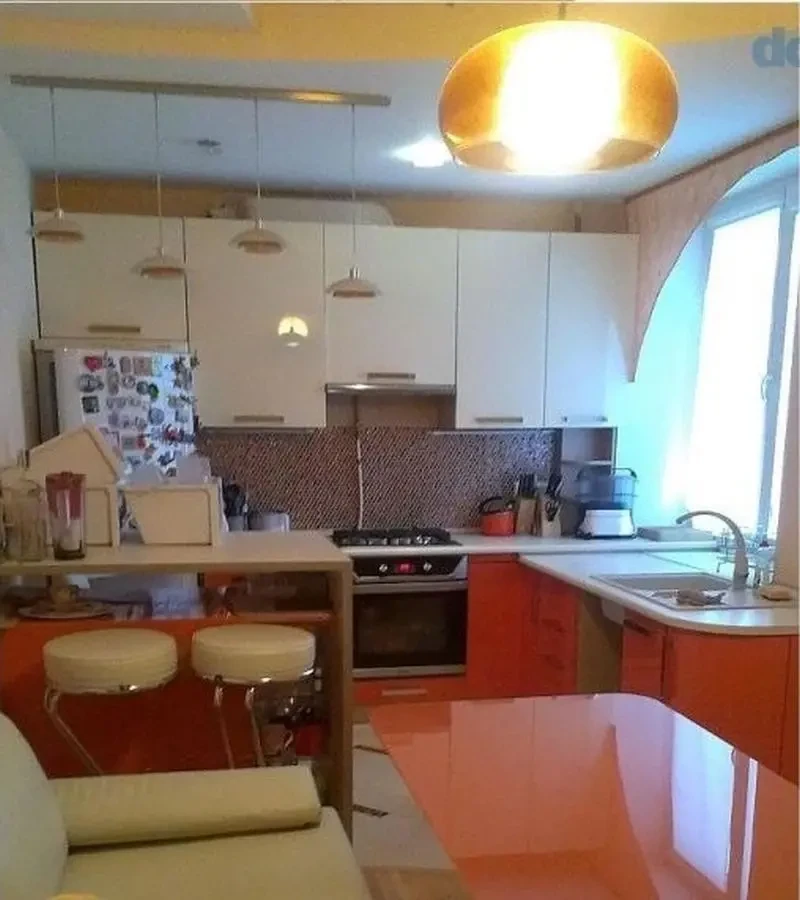 Продам 3-х комнатную квартиру с ремонтом. Центр. 3