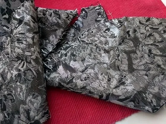 Для кукольных нарядов одежек ткань парча серебро 3