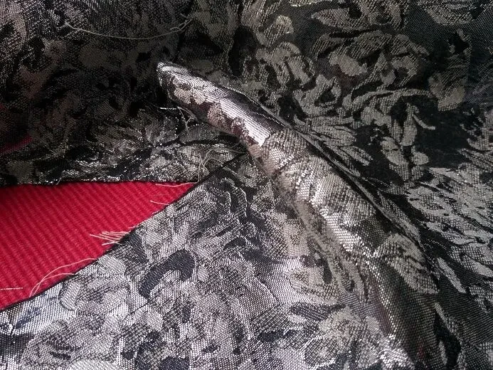 Для кукольных нарядов одежек ткань парча серебро