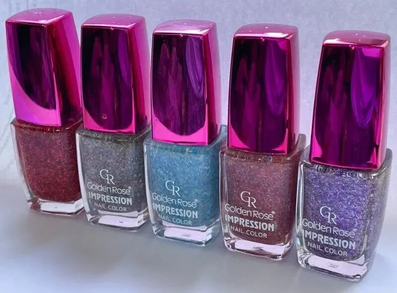 Лак для ногтей с блёстками.