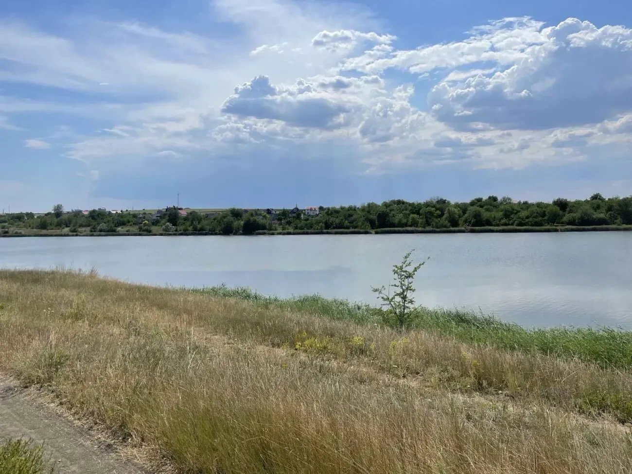 Продам 7соток в первой линии. с. Молодежное 6