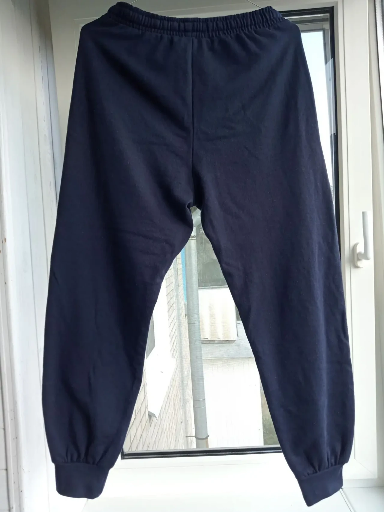 Оригинальные спортивные штаны на мальчика от Zara 2