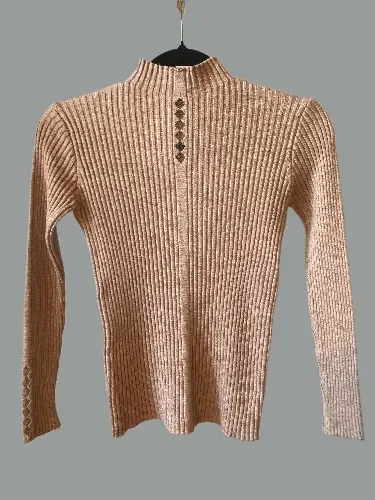 Джемпер жіночий з аплікацією бежевий новий