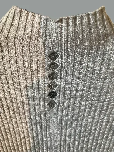 Джемпер жіночий з аплікацією сірий новий 3