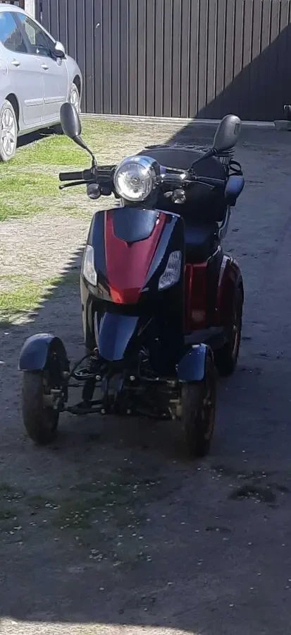 Чотириколісний електроскутер 5