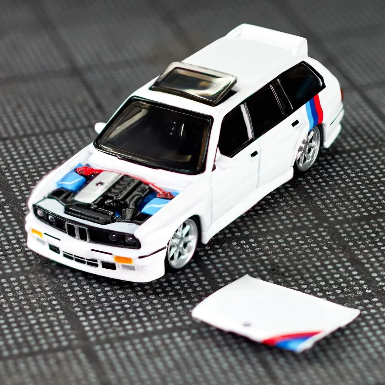 Hot Wheels Elite 64 1990 BMW 318i Touring New 5
