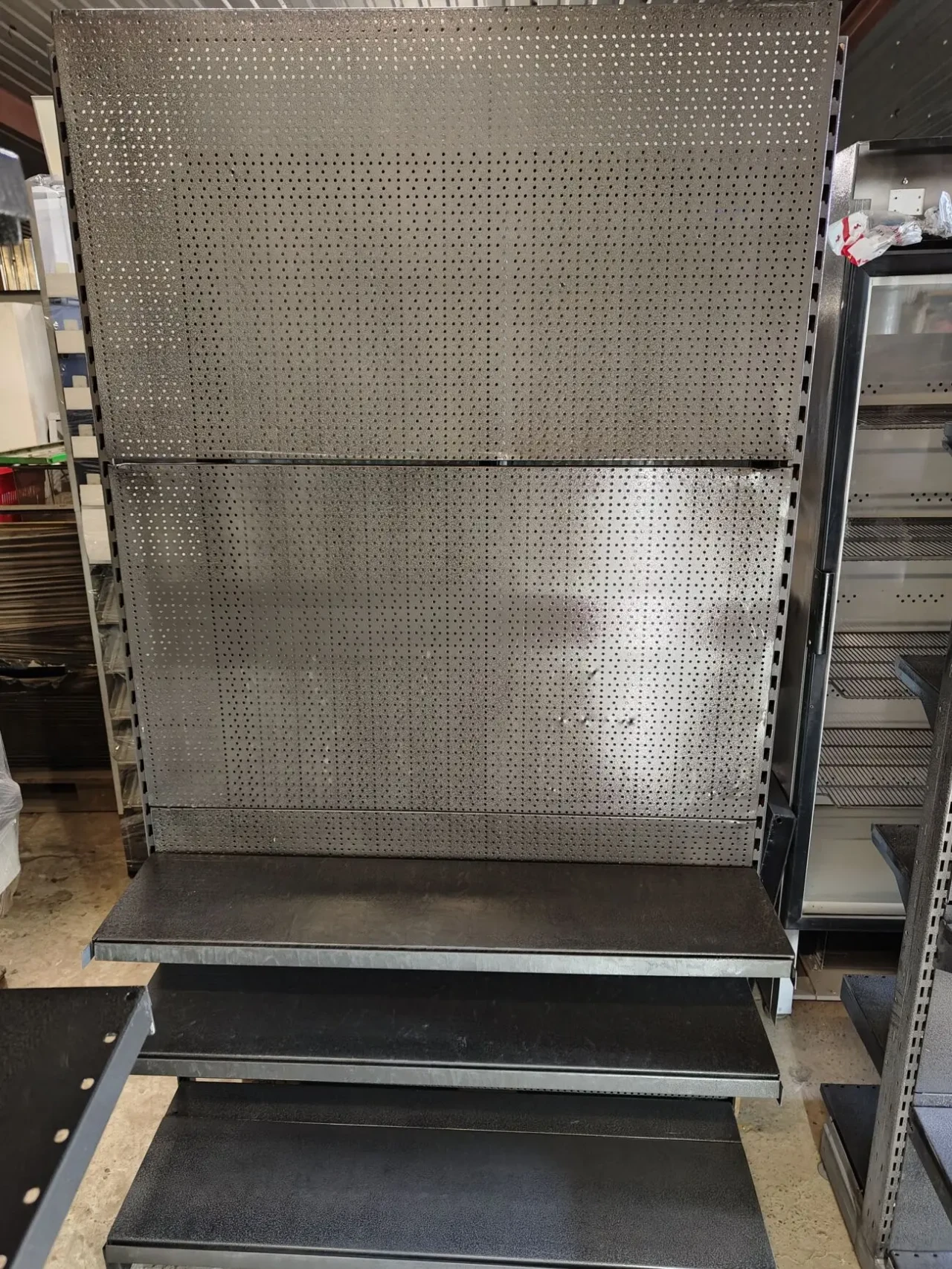 Стелаж перфорація, торгові стелажі, перфорований стелаж 4