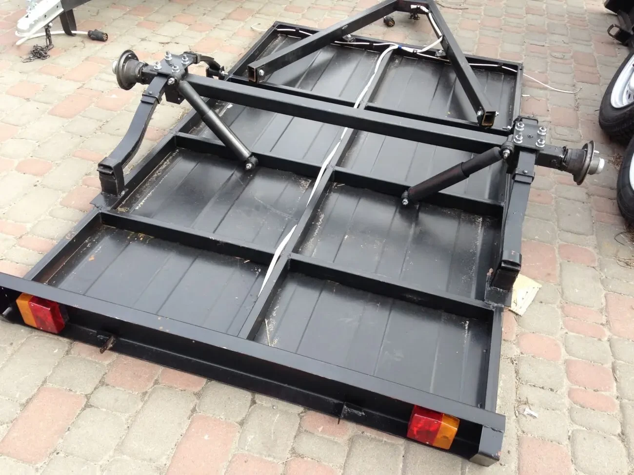 Легковий причіп 5