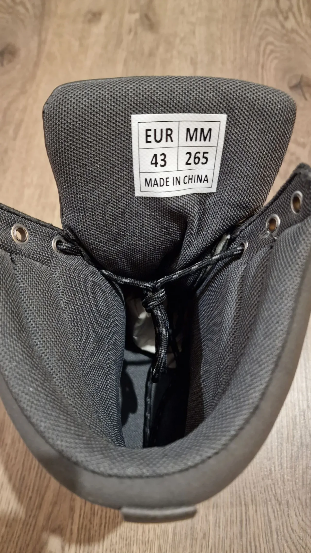 Продам кросівки 9