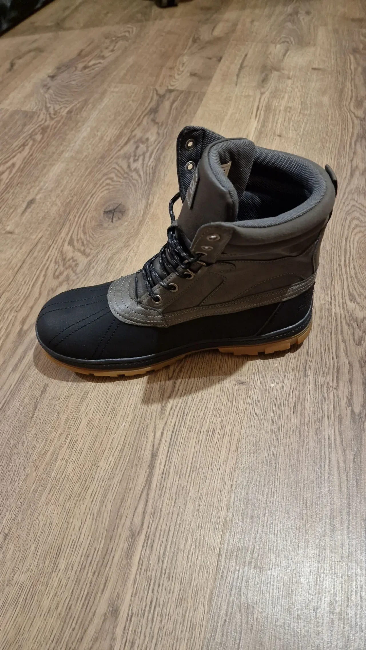 Продам кросівки 8