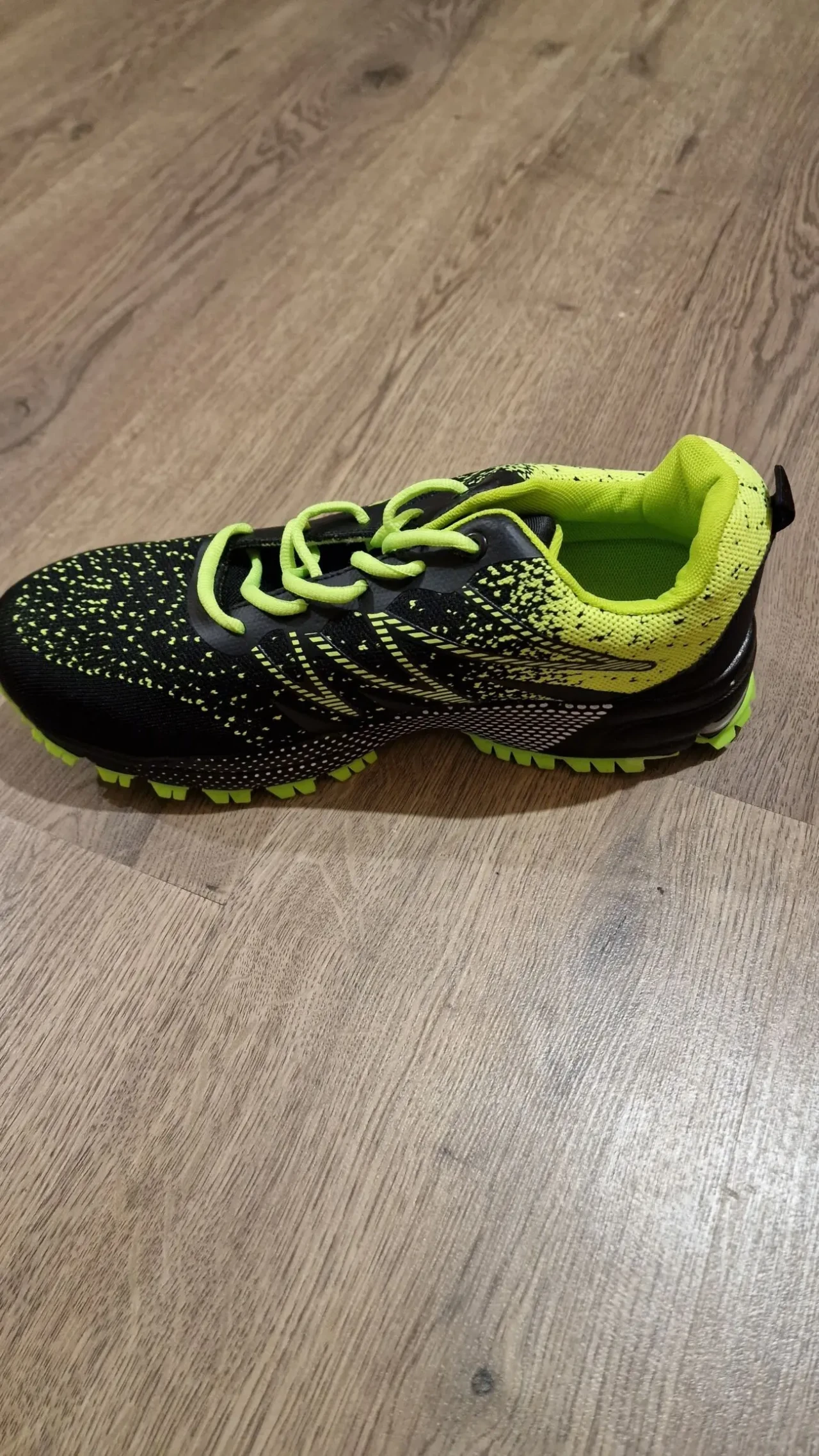 Продам кросівки 2