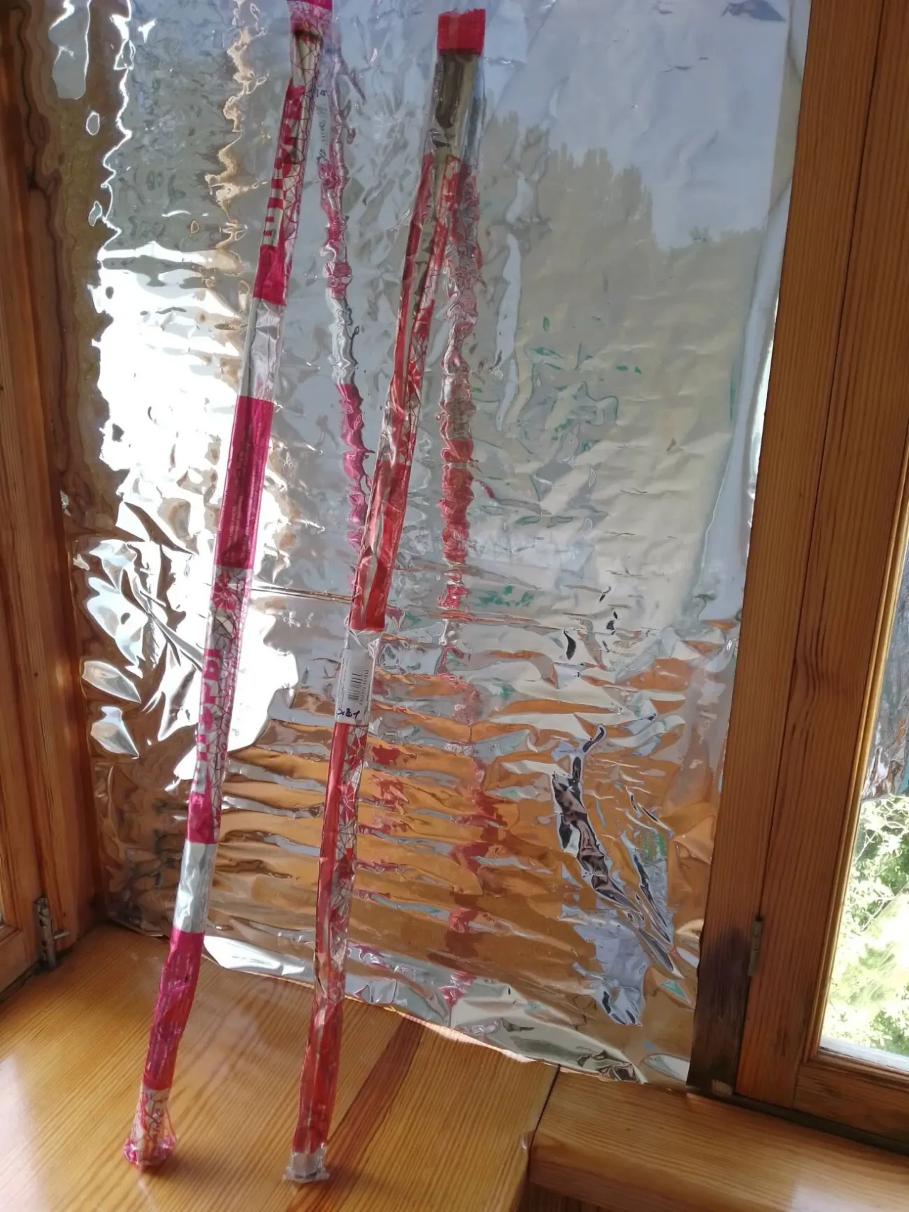 Шторка на стекло фольга и ролета бамбук от солнца, спрей антиплесень