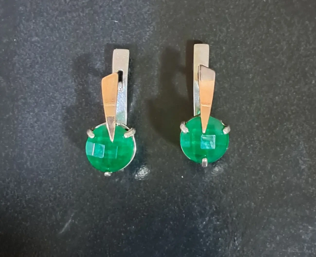 КУПИТИ СРІБНІ СЕРЕЖКИ з зеленим агатом в нас. 8